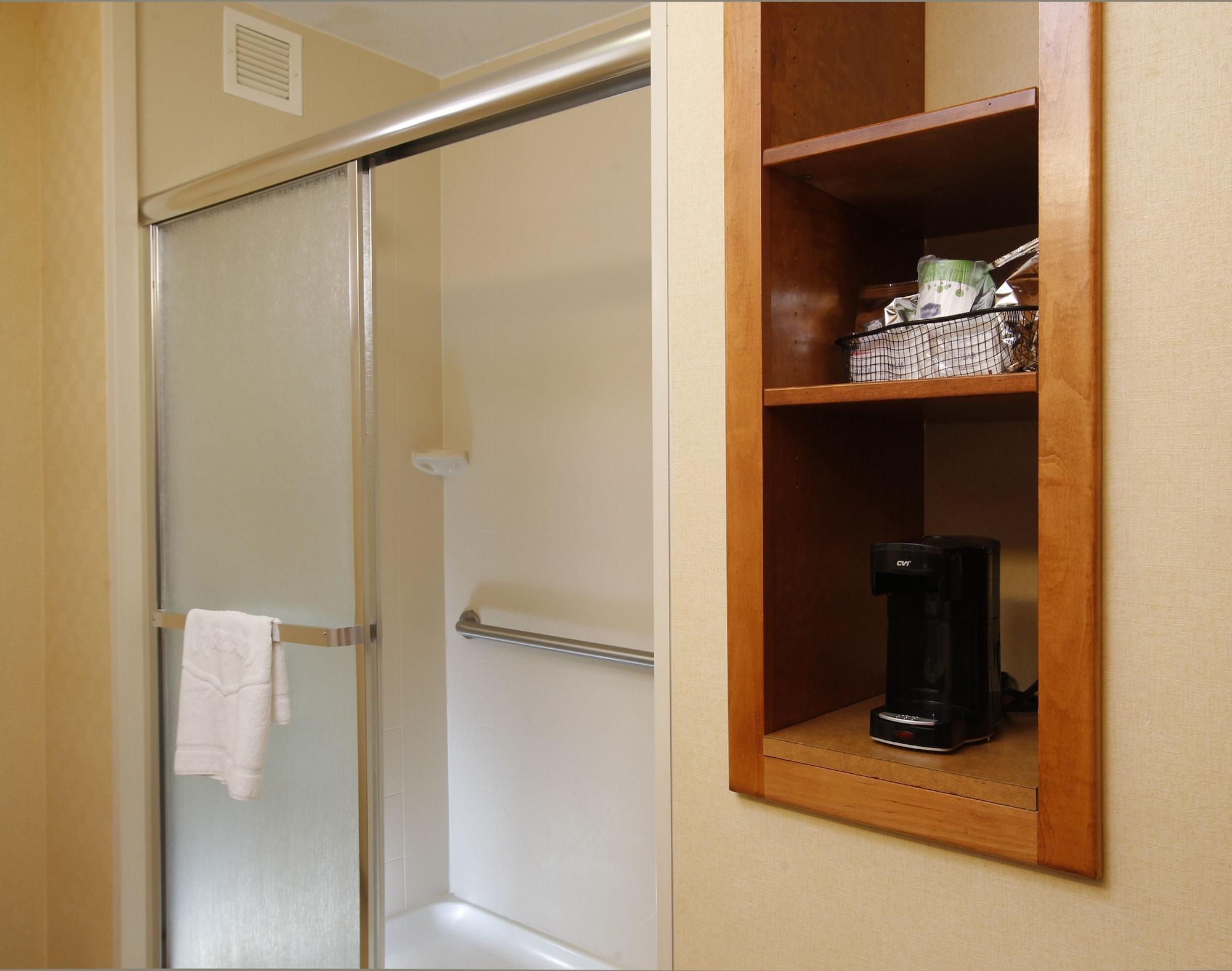 Hampton Inn Ватерлоо Экстерьер фото