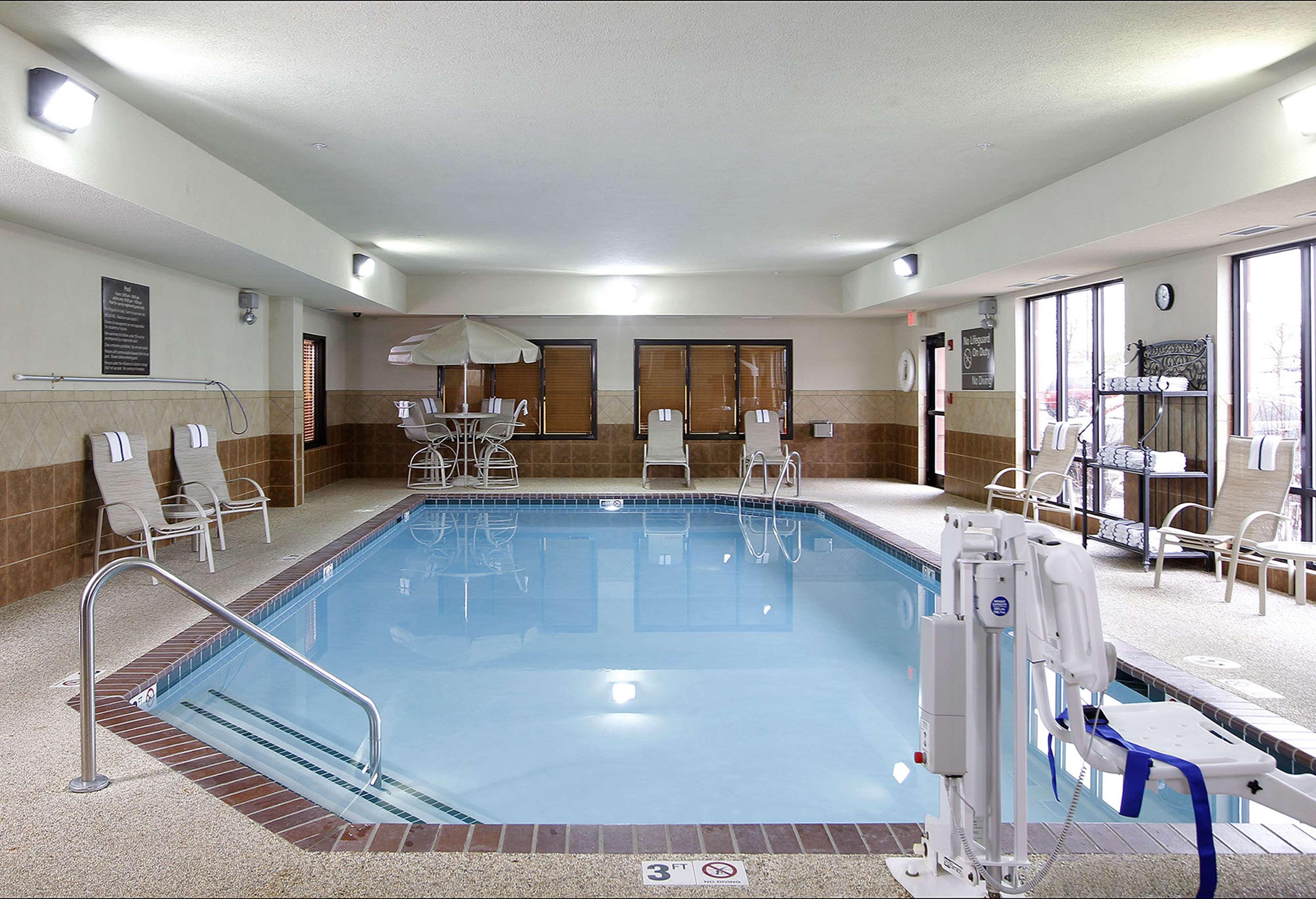 Hampton Inn Ватерлоо Экстерьер фото
