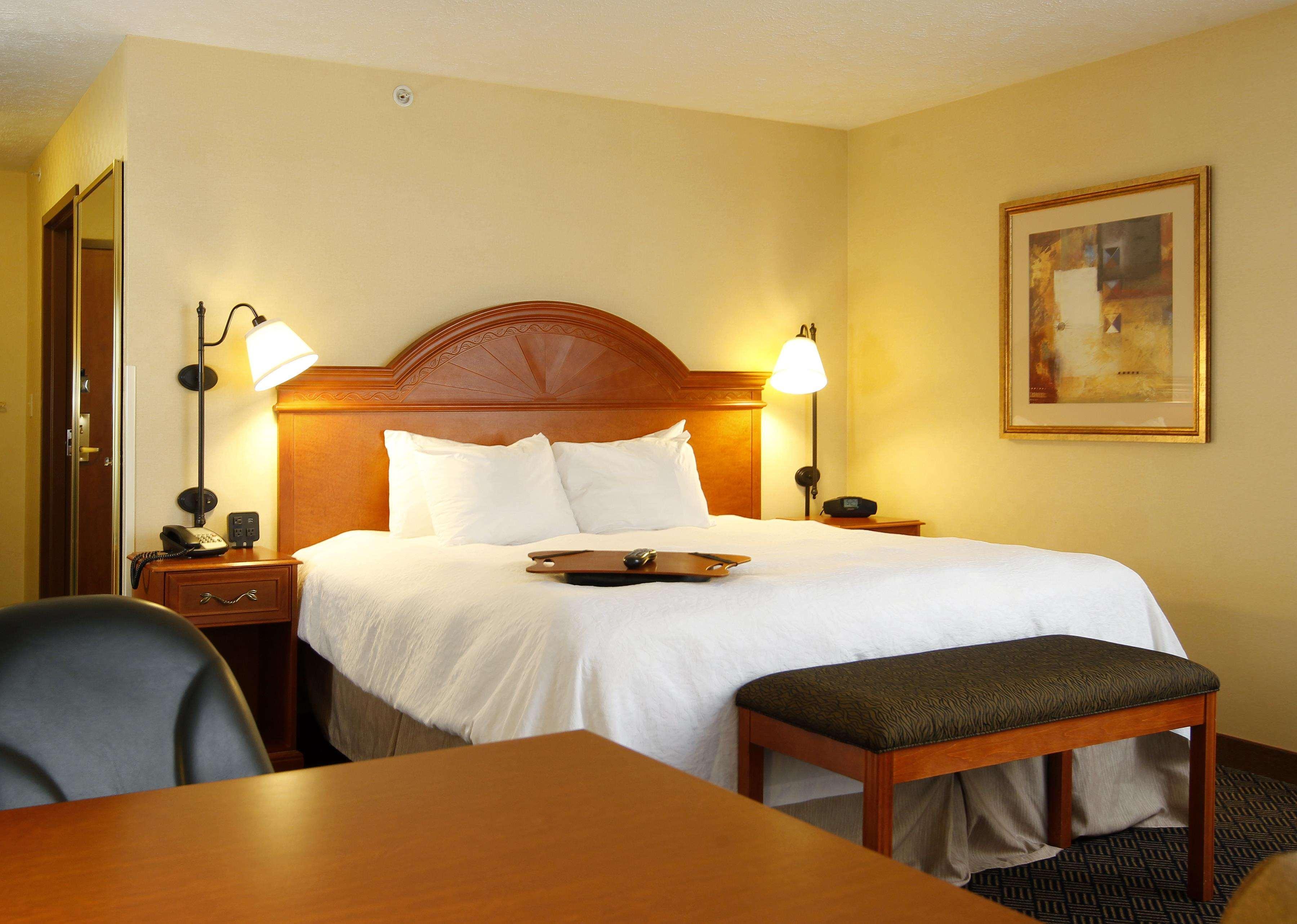 Hampton Inn Ватерлоо Экстерьер фото