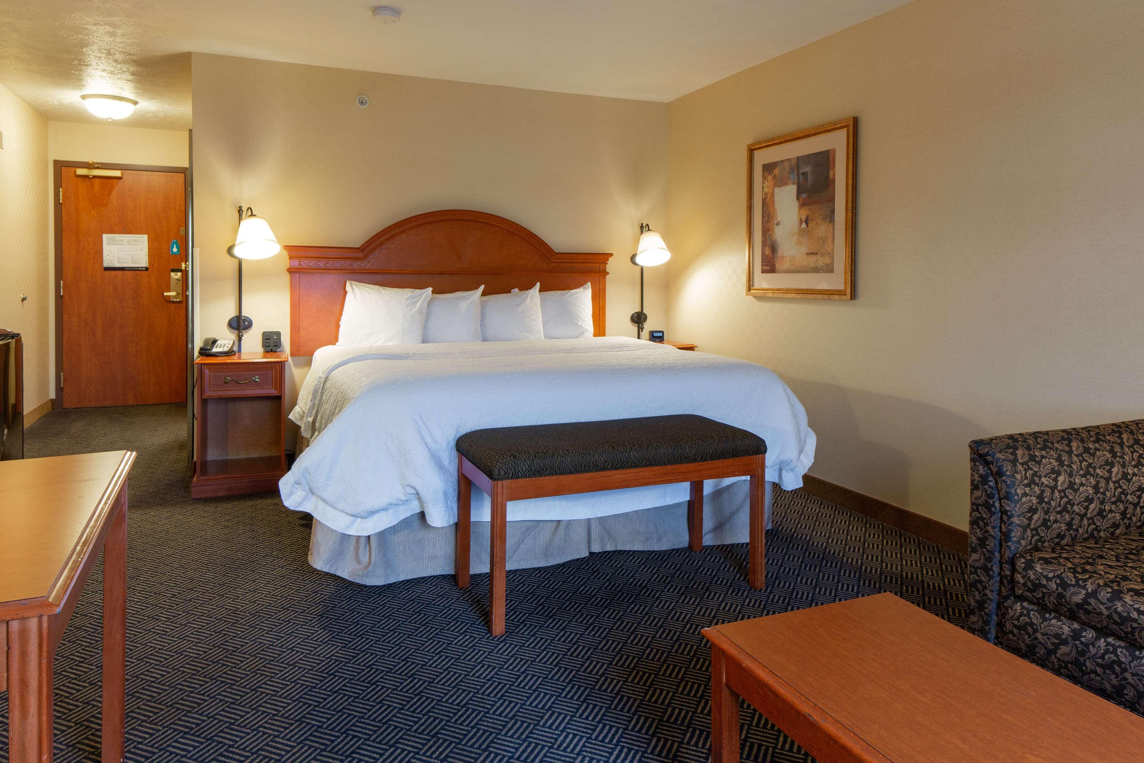 Hampton Inn Ватерлоо Экстерьер фото