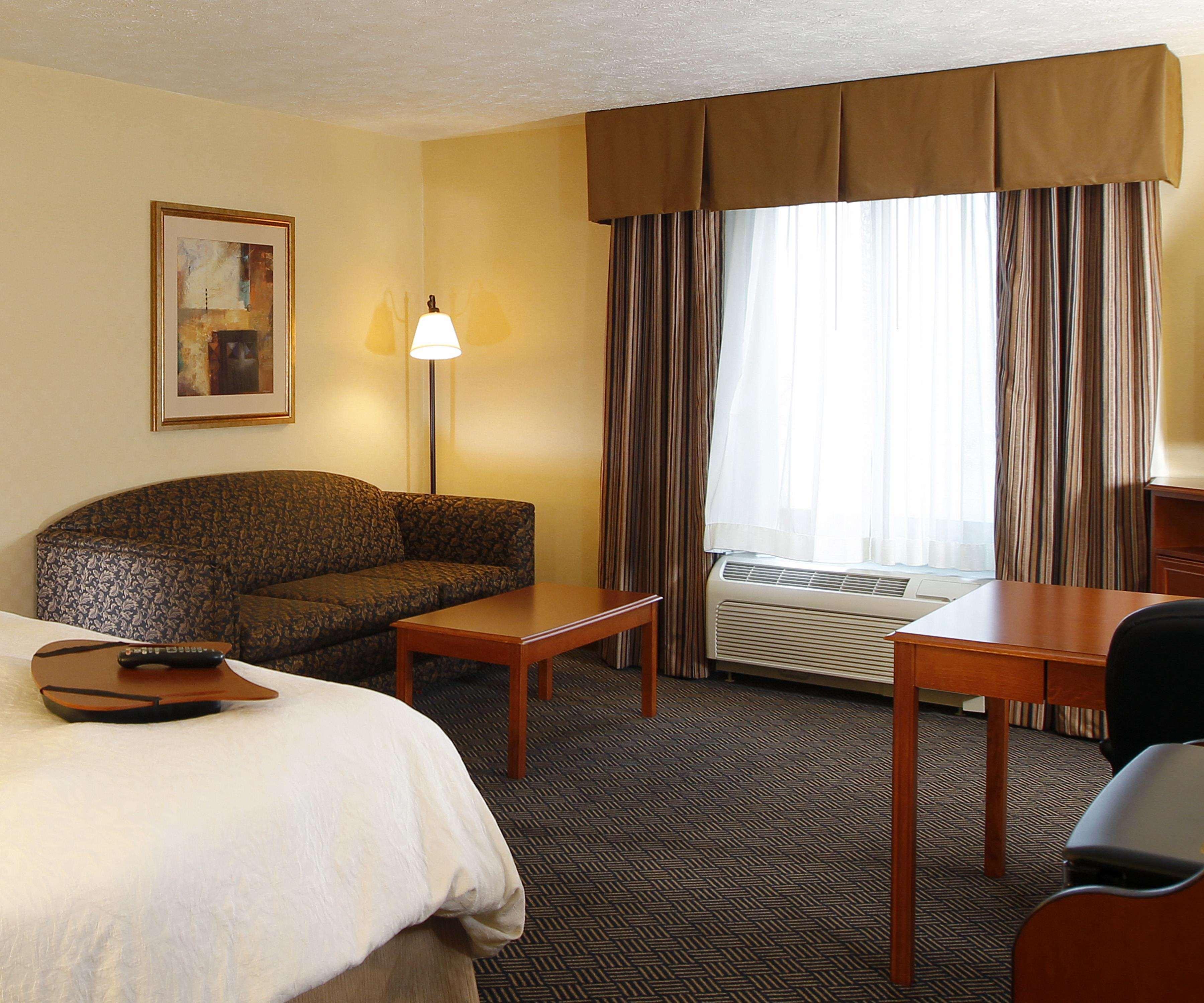 Hampton Inn Ватерлоо Экстерьер фото