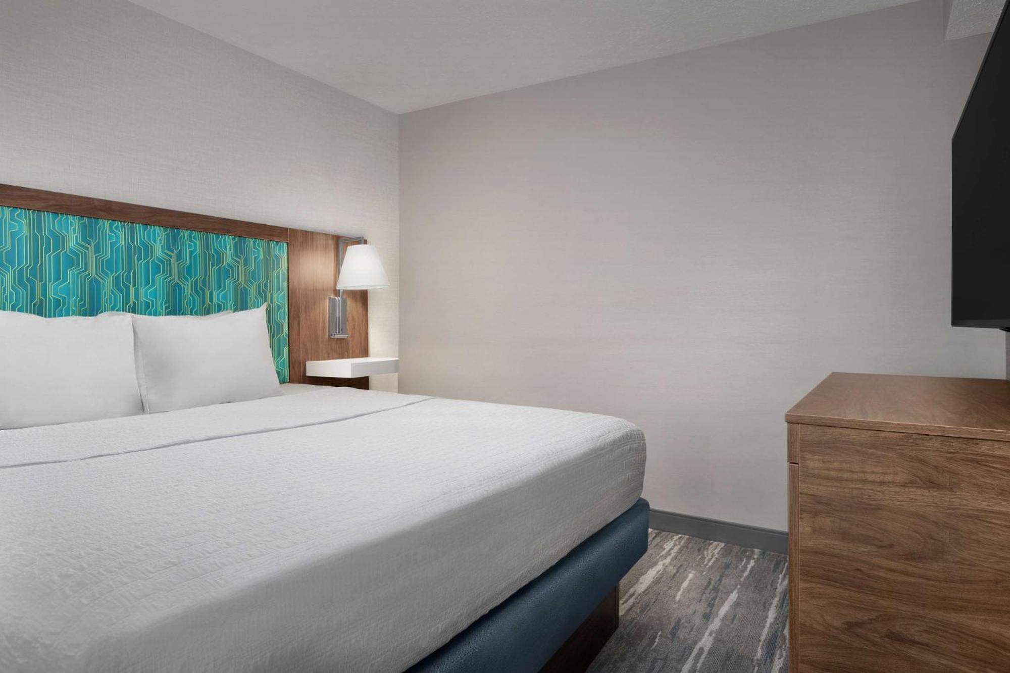 Hampton Inn Ватерлоо Экстерьер фото