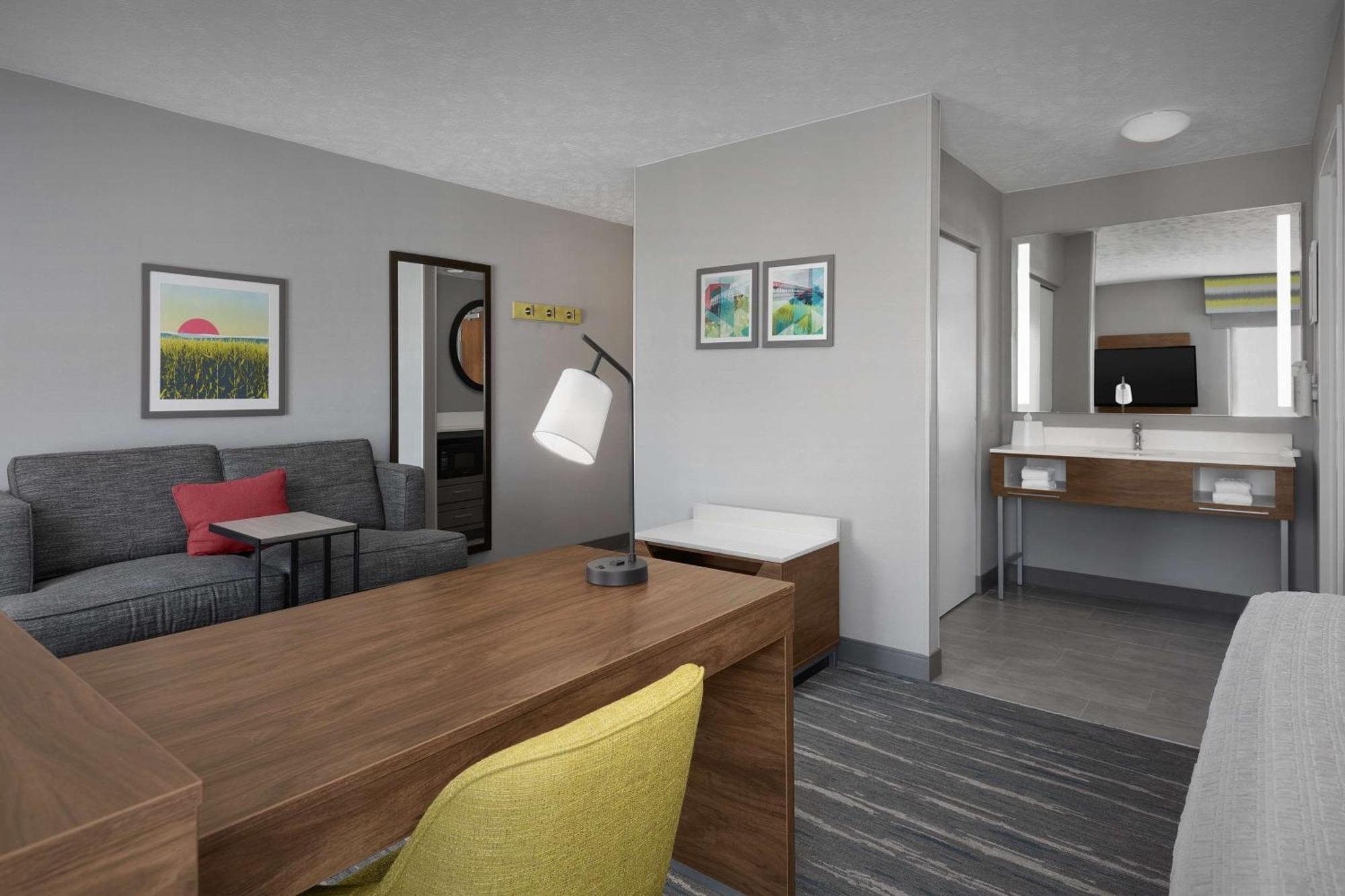 Hampton Inn Ватерлоо Экстерьер фото