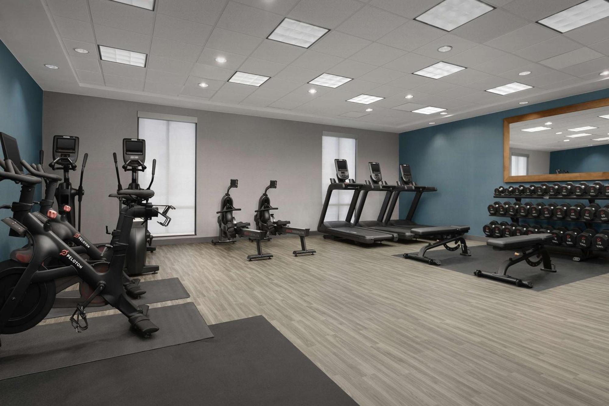 Hampton Inn Ватерлоо Экстерьер фото