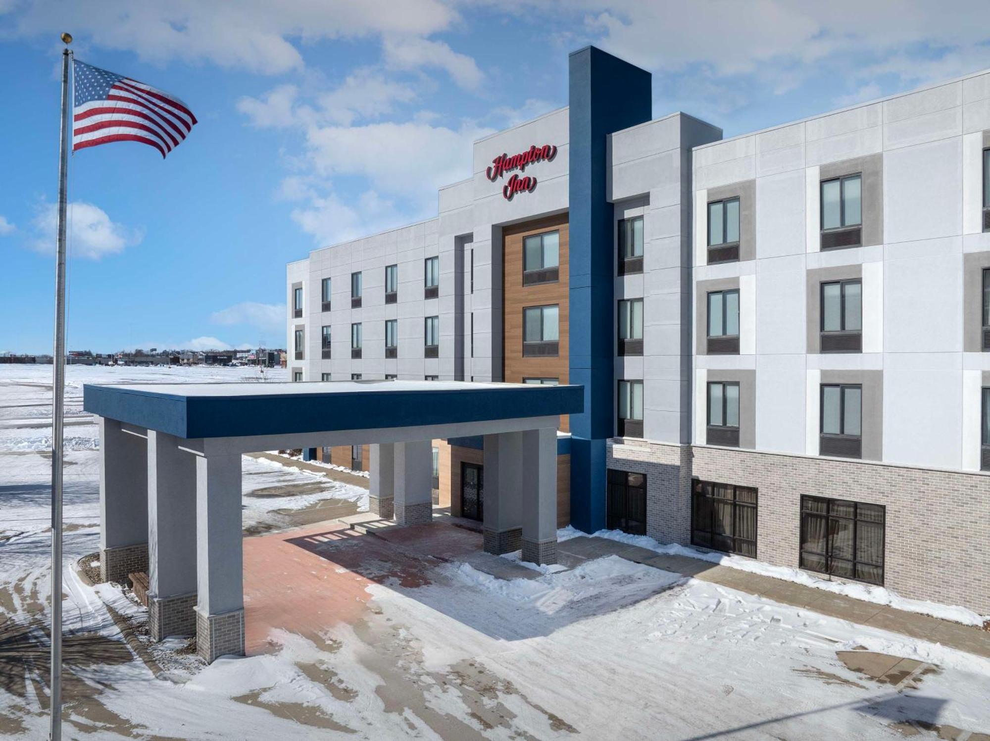 Hampton Inn Ватерлоо Экстерьер фото